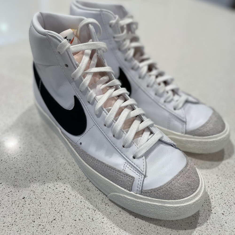 Nike -Size 9.5 - Blazer Mid 77 Vintage White Black 2019